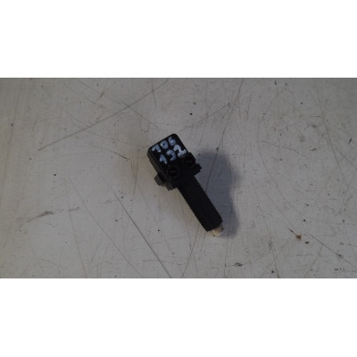  Датчик педали тормоза (лягушка) к  Ford  Escort,  1998