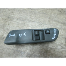  Блок кнопок к  Nissan  Primera,  2000