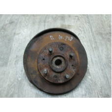  Кулак поворотный правый к  Mitsubishi  Space Wagon,  1996