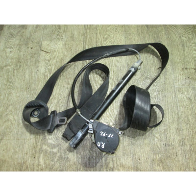  Ремень безопасности передний правый к  Volkswagen  Golf,  1996