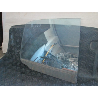  Стекло двери задней правой к  Proton  400,  1996