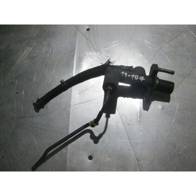  Цилиндр сцепления главный к  Mazda  323,  1997