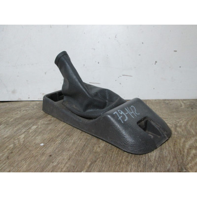  Консоль салона (кулисная часть) к  Fiat  Punto,  1998