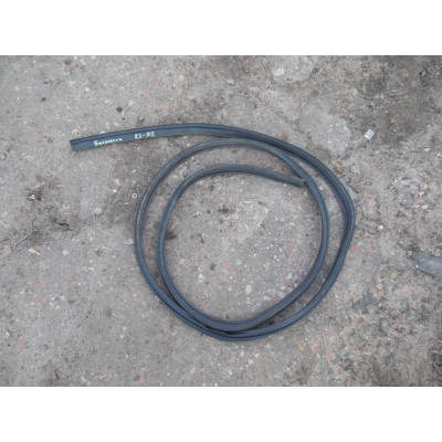 Уплотнитель багажника к  Nissan  Primera,  2001