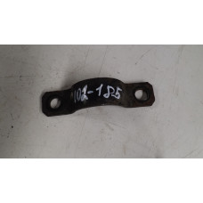  Крепление втулки стабилизатора к  Nissan  Sunny,  1993