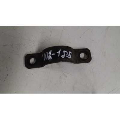  Крепление втулки стабилизатора к  Nissan  Sunny,  1993