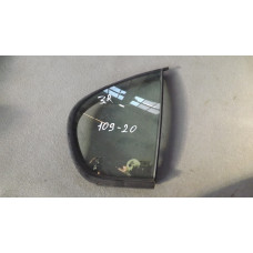  Стекло кузовное боковое правое к  Nissan  Primera,  1997