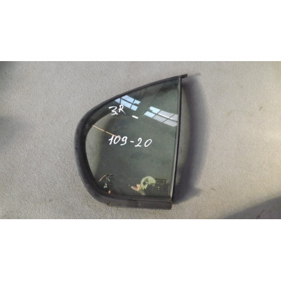  Стекло кузовное боковое правое к  Nissan  Primera,  1997