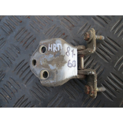  Петля двери передней правой к  Mitsubishi  Galant,  1998