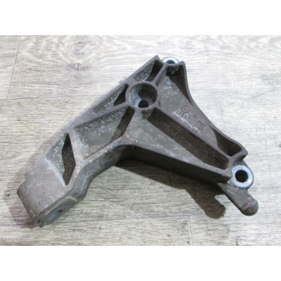  Кронштейн КПП к  Opel  Zafira,  2002