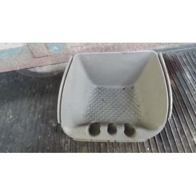  Вещевой ящик центральной консоли к  Dodge  Grand Caravan,  2002