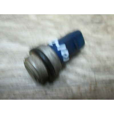  Датчик температуры к  Volkswagen  Passat,  2002