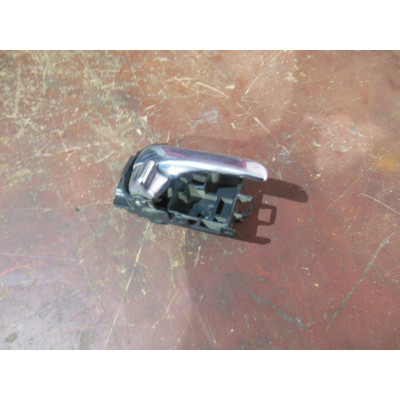  Ручка внутренняя передняя правая к  Nissan  Primera,  2001