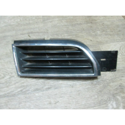  Решетка радиатора к  Mitsubishi  Carisma,  1998