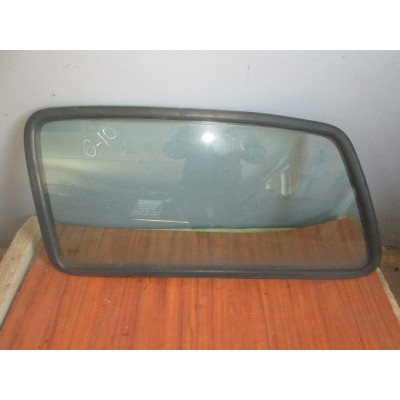 Стекло кузовное боковое левое к  Ford  Sierra,  1992