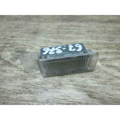 Фонарь салона (плафон) к  Porsche  Cayenne,  2008