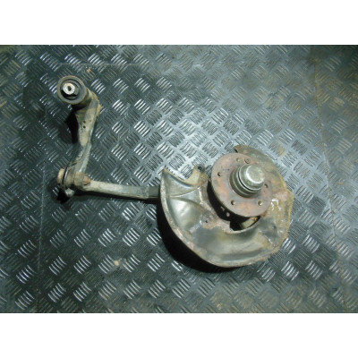  Кулак поворотный правый к  Mercedes  E W210,  2001