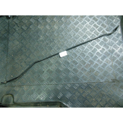  Держатель капота к  Nissan  Primera,  2001