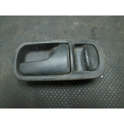  Ручка внутренняя передняя правая к  Nissan  Primera,  1993