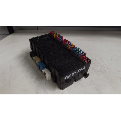  Блок предохранителей к  Volkswagen  Golf,  1994