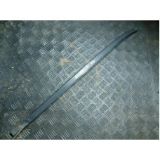  Молдинг стекла лобового к  Mercedes  E W210,  2001