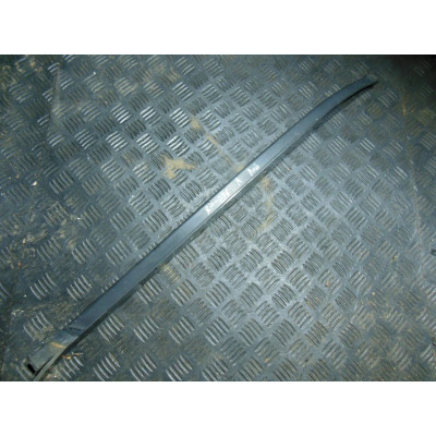  Молдинг стекла лобового к  Mercedes  E W210,  2001