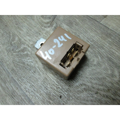  Реле (прочие) к  Mitsubishi  Space Wagon,  1996