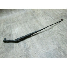  Щеткодержатель (поводок стеклоочистителя, дворник) к  Mitsubishi  Space Wagon,  1996