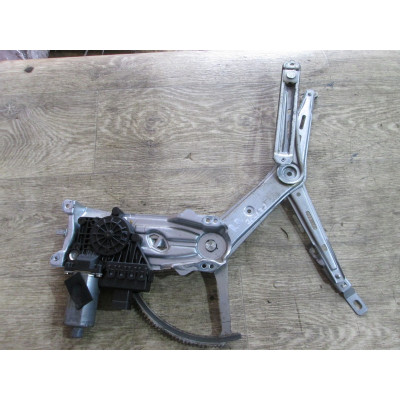  Стеклоподъемник электрический передний правый к  Opel  Zafira,  2002