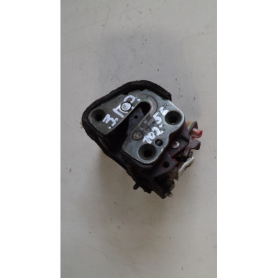  Замок двери задней правой к  Nissan  Sunny,  1993