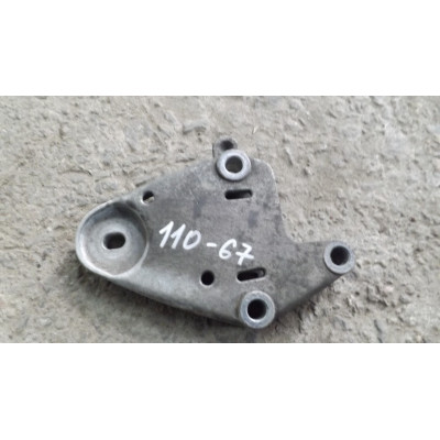  Кронштейн к  Renault  Laguna,  1997