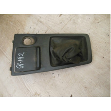  Консоль салона (кулисная часть) к  Nissan  Primera,  1998