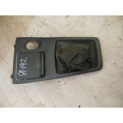  Консоль салона (кулисная часть) к  Nissan  Primera,  1998