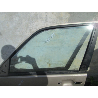  Стекло двери передней левой к  Volvo  440,  1995