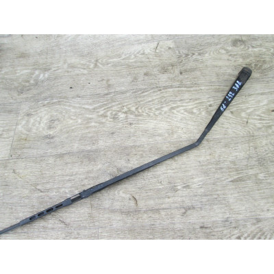  Щеткодержатель (поводок стеклоочистителя, дворник) к  Mitsubishi  Carisma,  2000