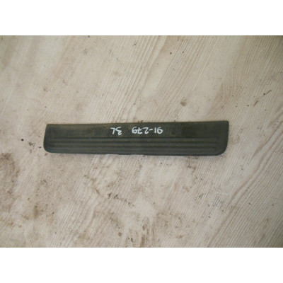  Накладка на порог к  Nissan  Primera,  1998