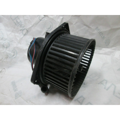  Моторчик печки к  Mazda  626,  2001