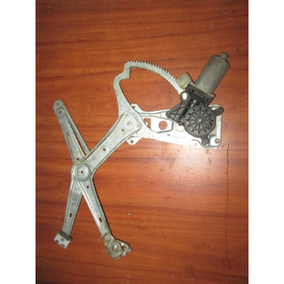  Стекло двери передней левой к  Mercedes  C W202,  1998