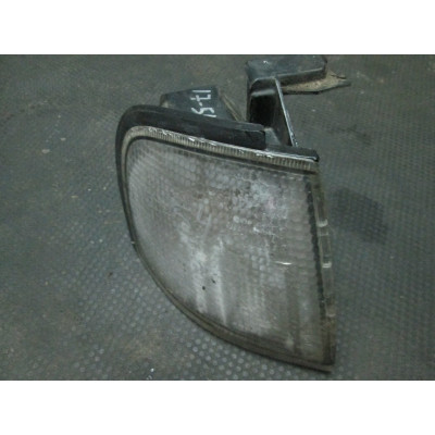  Поворотник правый к  Nissan  Primera,  1993