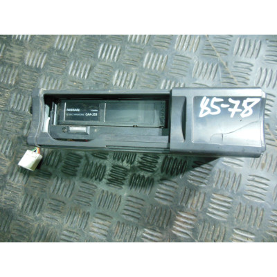  CD-чейнджер к  Nissan  Primera,  2001