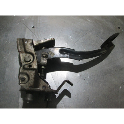  Педаль сцепления к  Mazda  323,  1997