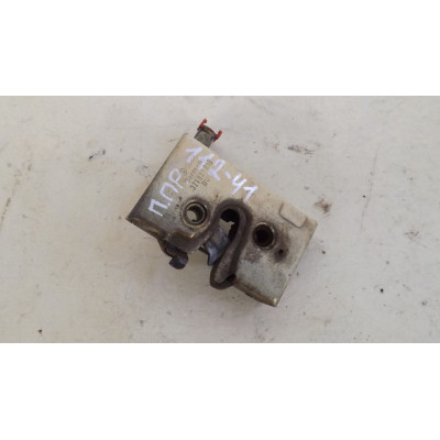  Замок двери передней правой к  Audi  100,  1986