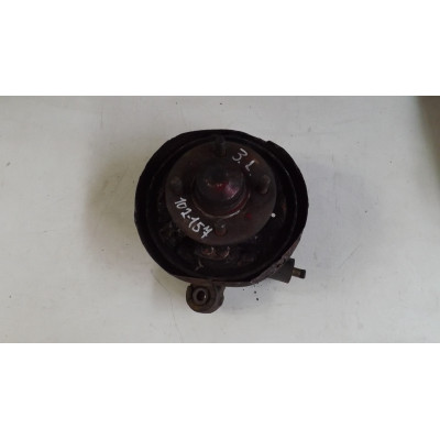  Кулак задний левый к  Nissan  Sunny,  1993