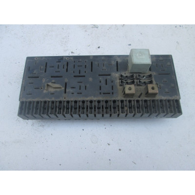  Блок предохранителей к  Audi  100,  1985