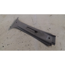  Обшивка стойки центральной правой к  Opel  Astra,  1996
