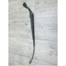  Щеткодержатель (поводок стеклоочистителя, дворник) к  Mitsubishi  Lancer,  1994