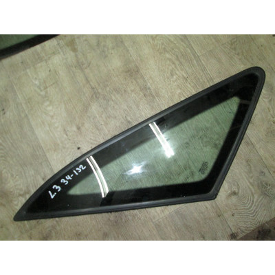  Стекло кузовное боковое левое к  Ford  Escort,  1998