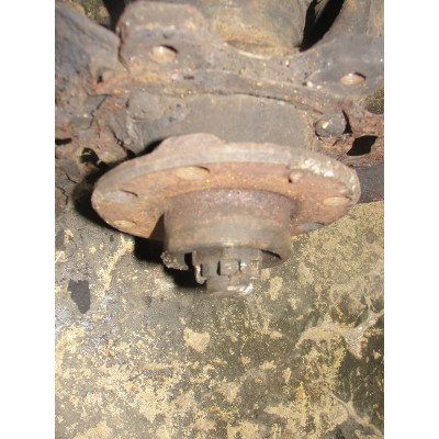  Кулак поворотный правый к  Daewoo  Nexia,  1997