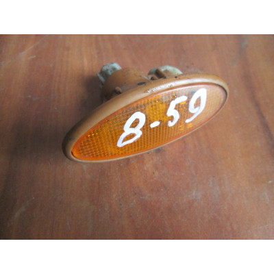  Повторитель передний правый к  Mitsubishi  Galant,  1995