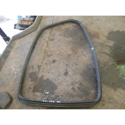  Уплотнитель к  Fiat  Punto,  2001